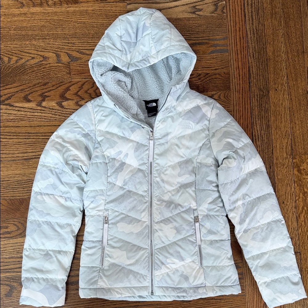 Women’s The North Face Puffer Jacket Light Silver Gray Camo Size Small